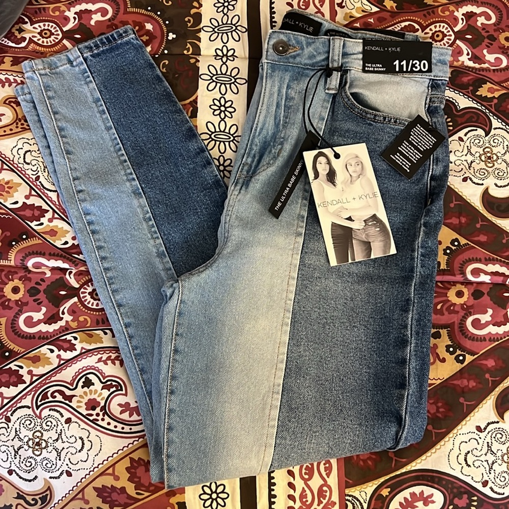 Kendall + Kylie Ultra Babe Skinny Jeans Size 11/30 NWT